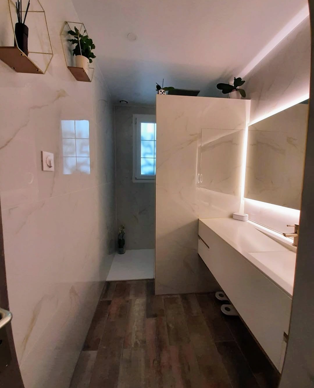 Salle de bain, effet marbre, niche, receveur