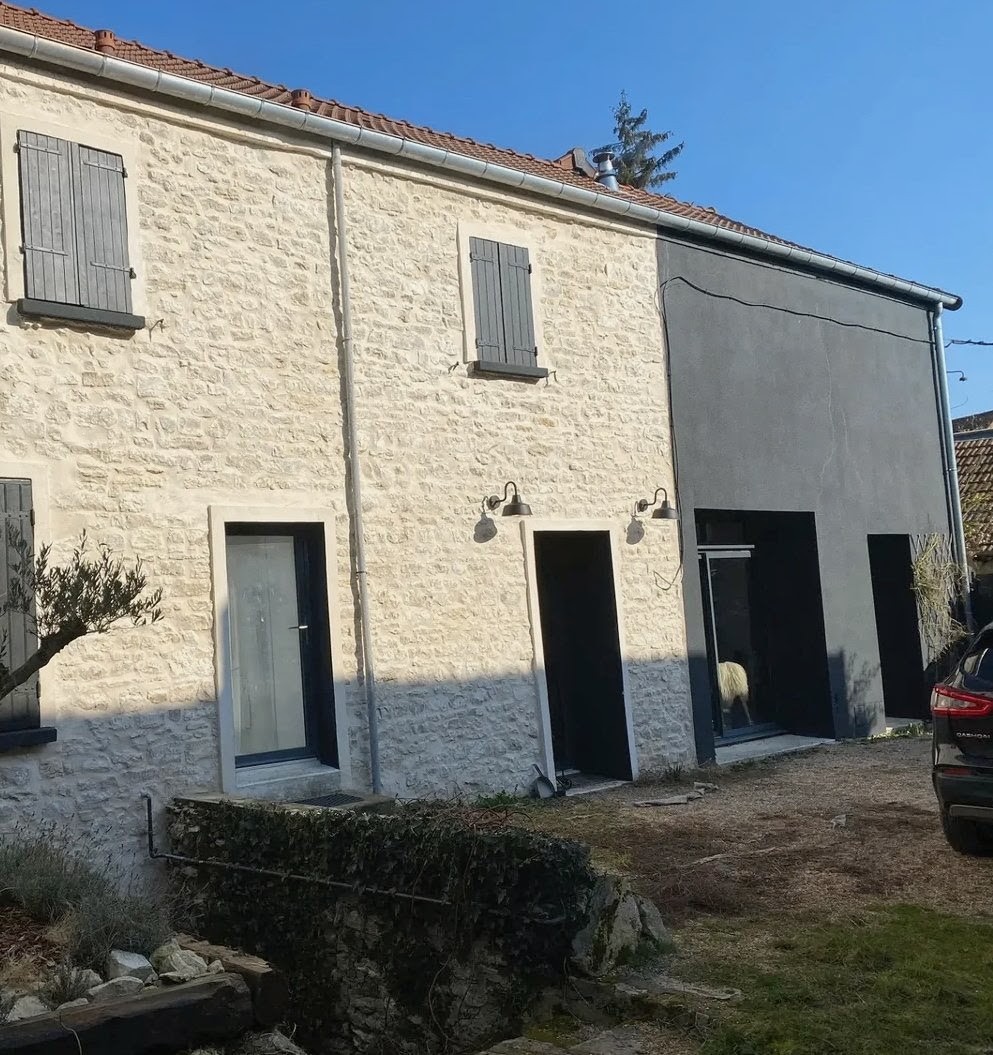 Façade extérieure, joint pierre à la chaux
