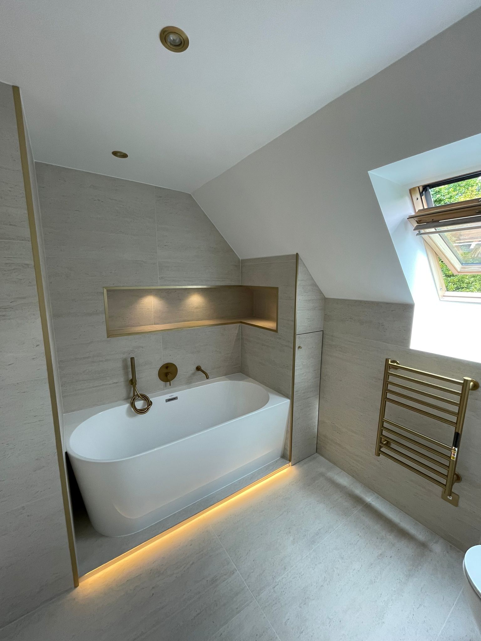 Salle de bain , niche , baignoire