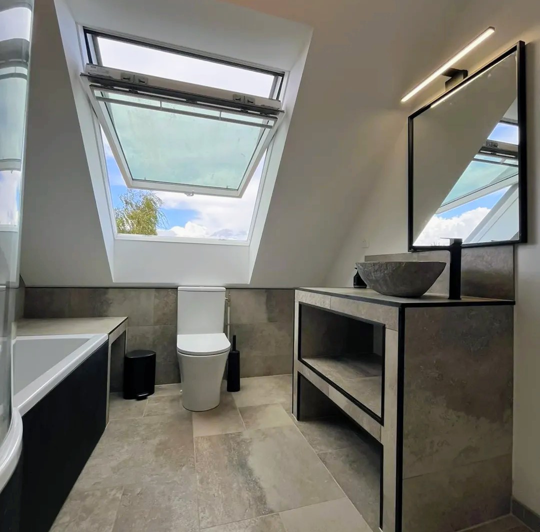 Salle de bain, baignoire, nate de désolidarisation